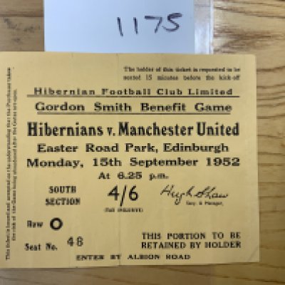52/53 Hibernian v Manchester United Football Ticket: Benefit match dated 15 9 1952 played at Easter Road for Gordon Smith. Very good with folding.
