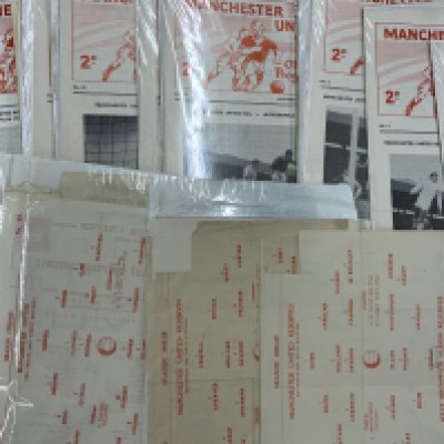 Manchester United Home Reserve Football Programmes: 58/59 x 4, 59/60;x 10, 60/61 x 3, 61/62 x 25, 62/63 x 21 and a further 10 later in the 60s. A couple more in the 80s + 90s. Plenty with tokens missing and light duplication. (79)