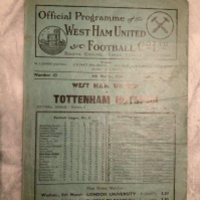 38/39 West Ham v Tottenham Football Programme: Very good condition league match with no team changes.