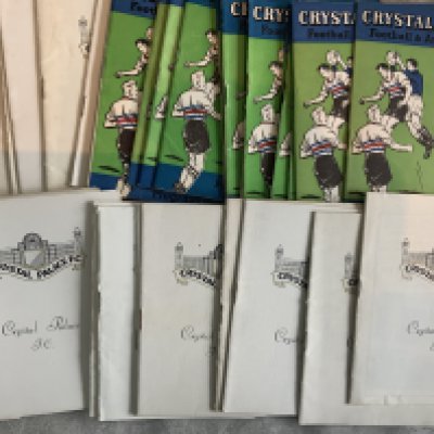 Crystal Palace 1960s Home Football Programmes: All except one are the pocket size format. Excellent condition. (50)