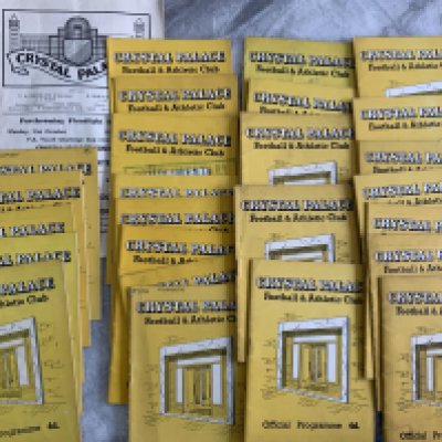 Crystal Palace 57/58 - 67/68 Home Football Programmes: Possibly complete of all 1st team plus the odd practice match friendly reserve or other match. 57/58 x 26, 58/59 x 29, 59/60 x 29 plus handbook, 60/61 x 28, 61/62 x 30, 62/63 x 29, 63/64 x 24, 64/65 x 23, 65/66 x 21, 66/67 x 21, 67/68 x 23. Mainly very good. (253)