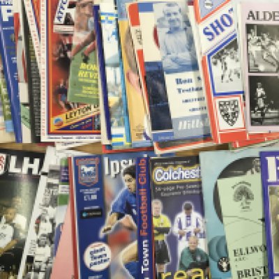 Friendly + Testimonial Football Programmes: From the 60s onwards with some played abroad. Excellent condition and variety. (163)