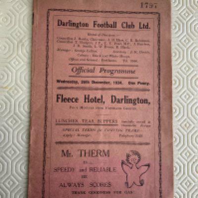 34/35 Darlington v Rochdale Football Programme: Very good condition with no team changes.