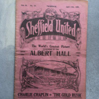 25/26 Sheffield United v Burnley Football Programme: Good condition with no team changes.