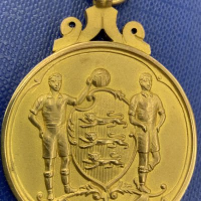 West Brom 1968 FA Cup Final Winners Medal: 9ct gold medal awarded to John Kaye for defeating Everton in the FA Cup final. The medal in not inscribed with his name as this is how they are presented. The edge reads season 1967-68. Hallmarked and in original makers box. John was the first player ever to be substituted in an FA Cup final after getting injured.