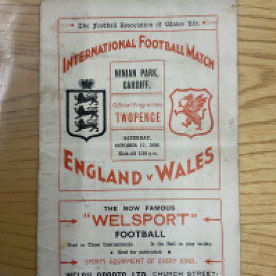 1936 Wales v England Football Programme: Full International played at Cardiff. Fair/good with slight grubbiness or handling to covers. No team changes.