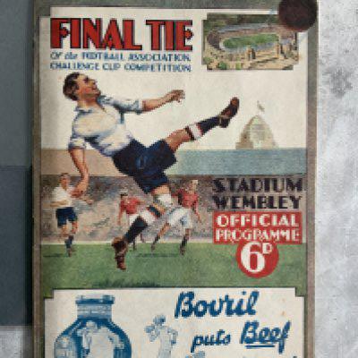 1932 FA Cup Final Football Programme: Arsenal v Newcastle United in excellent condition with no team changes. Staples are slightly rusty but holding firm.