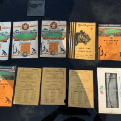 Wolves Home Football Programmes: 46/47 Sheffield United, Everton, Preston piece missing, Norrkoping fold, 54/55 Chelsea poor, Arsenal Honved and 3 later 50s. Mixed conditions. (10)