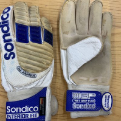 Paul Jones Southampton Football Goalkeeper Gloves: Pair of Sondico worn gloves worn in his Southampton days.