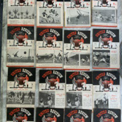 Early 1950s Home Football Programmes: 49/50 Wolves, 50/51 Everton Arsenal Portsmouth, 51/52 Huddersfield Newcastle x 2 Burnley Liverpool Middlesbrough, 52/53 Stoke and 5 from 53/54. Mainly good. (16)