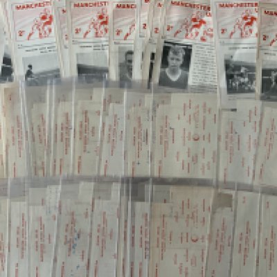 Manchester United Home Reserve Football Programmes: 56/57 x 12 with 2 being unwritten with tokens intact. 57/58 x 13 with 2 also being unwritten with tokens intact. 60/61 x 17 with 6 having tokens intact. Good. (42)