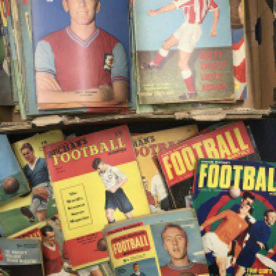 Charles Buchan Football Magazines: Good condition with plenty from the 50s. (est 100)