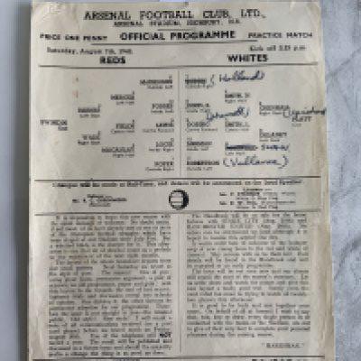 1948 Arsenal Practice Match Football Programme: Very good condition Reds v Whites dated 7 8 1948. Team changes.