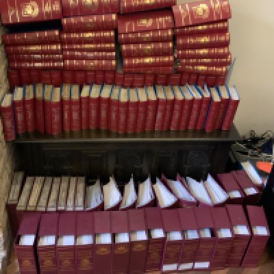 West Ham Complete Home Football Programme Collection: From 50/51 to 2019/2020 nicely displayed in collectors binders. This incredible collection includes most reserves youth etc but they are copies as are all programmes from 50/51 to 57/58 which are displayed in folders. When the small programmes start in 58/59 they go through with first team matches to 2019/2020 in official binders and are possibly complete. Reserves in this period are copies. Collectors book included. Comprehensive attractive lot that must be viewed.