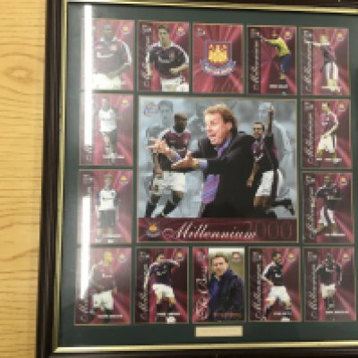 West Ham Millennium Framed Football Card Set: Ltd edition number 48/900 consisting of 14 cards of players from 2000/2001 and the large centre card made by Futera. Glass front and back although rear has small crack.