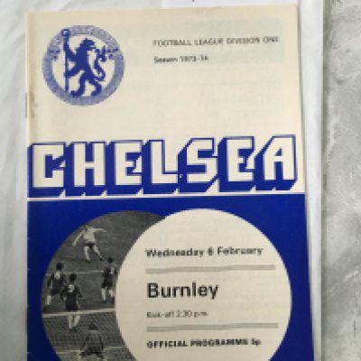 73/74 Chelsea v Burnley Postponed Football Programme: Dated 6 2 1974 in excellent condition with no team changes.