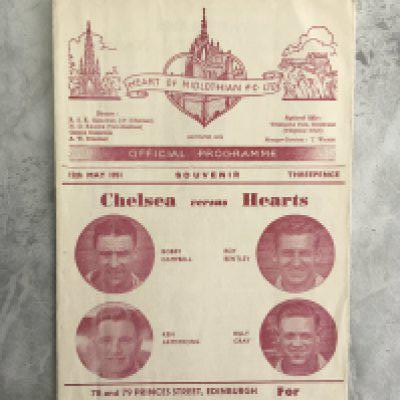 50/51 Hearts v Chelsea Football Programme: Good condition gatefold programme with no team changes. Tiniest tear. Friendly to p,Ayers for the Stamford Bridge Cup at Tynecastle.