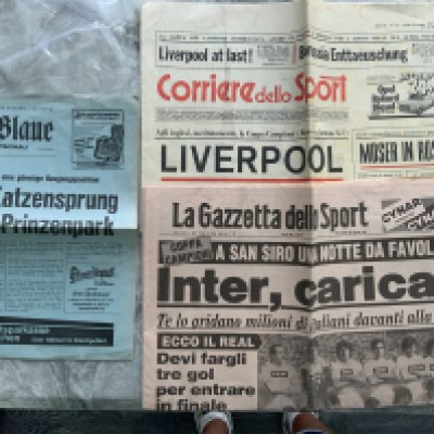 Liverpool Away European Cup Football Newspapers: 1981 Bayern Munich Die Blaue issue and La Gazzetta Dello Sport for the semi final and Corriere Dello Sport for the final in 1977. (3)