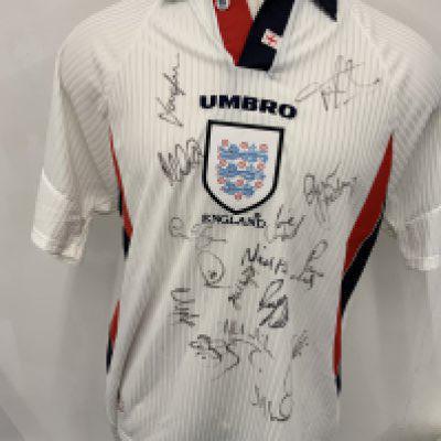 England World Cup 1998 Fully Signed Football Shirt: White home shirt in size xl brand new and never worn. Given to major sponsor who attended the tournament. Signed clearly to front by 16 including Owen Southgate Adams Le Saux Martyn and Rio Ferdinand.