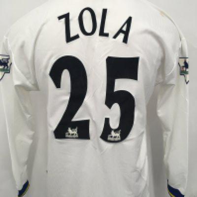 Chelsea 1998 - 2000 Zola Match Worn Football Shirt: White long sleeve Umbro Autoglass shirt with Zola number 25 to rear. Tiny stain. Swapped with Paul Merson.