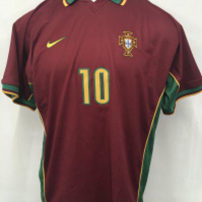 Portugal 1998 Match Worn Football Shirt: Burgundy short sleeve Nike shirt with number 10 to front and back. Worn by Porto player Paulinho Santos and swapped with Englands Paul Merson on 22 4 1998. Pauls cap for match is lot 1000.