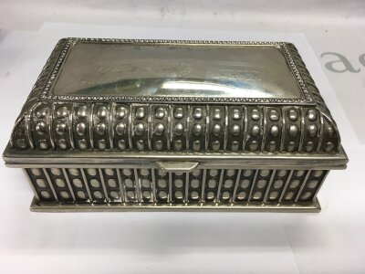 A metal jewellery box with International Energy Forum inscription to lid, approx 18cm x 11cm x 7cm.