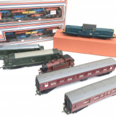 A Collection of 00 Gauge Locomotives. Coaches etc.
