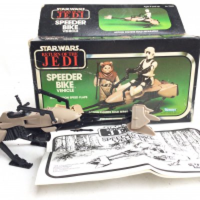 A Boxed Vintage Star Wars The Return Of The Jedi Speeder Bike. Complete.