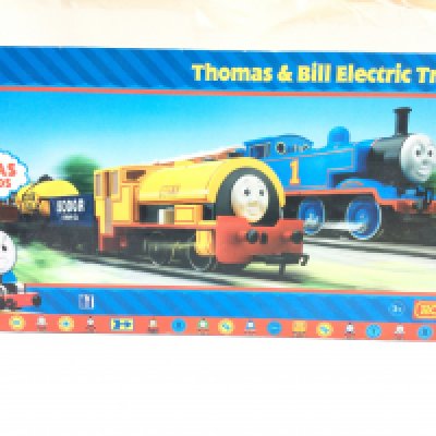 A Boxed Hornby 00 Gauge Thomas and Bill Train Set. # R9074.