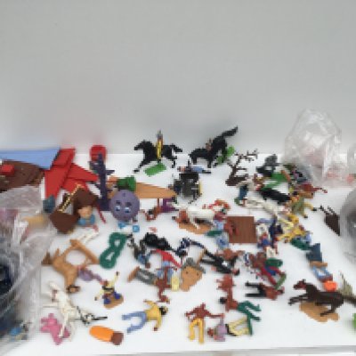 A collection of plastic figures by Britains Timpo and others. Mainly Features cowboys and Indians..Confederate and union soldiers..plus others.