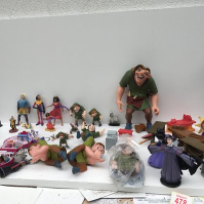 A collection in excess of 40 pieces of Disney related items themed on The Hunchback of Notre Dame. Includes figures and accessories.