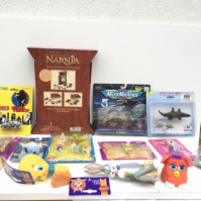 A collection of 13 film related character toys, mostly boxed. Includes Toy Story..Narnia..Babylon 5 and others.