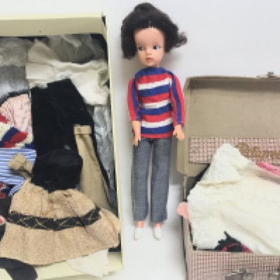 A Vintage Sindy Weekender Doll with Cloths.