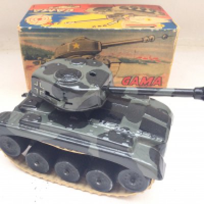 A Boxed German Gama Tinplate Clockwork Tank #98. No Key. NO RESERVE