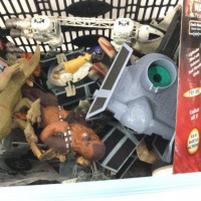 A Collection of Loose Star Wars Toys Mostly Modern. Ideal for Spare Pats Etc. And a Madalorian The Child.NO RESERVE