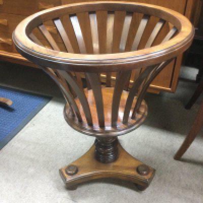 A mahogany open plant stand with acanthus leaf decoration and turned support, approx height 65cm. Shipping category D.- NO RESERVE
