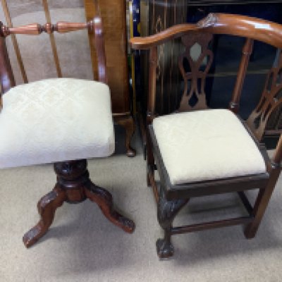 A Georgian style walnut child&#2013266057۪s corner chair with upholstered cushion seat.