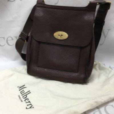 Mulberry crossbody leather bag , postage catB
