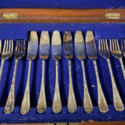2 cased silver plated canteens of cutlery.