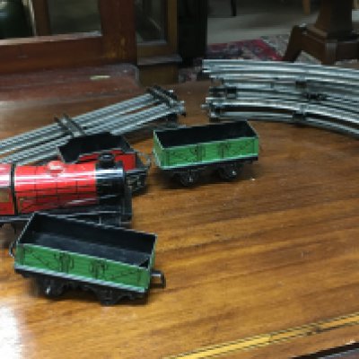 Horny 0 gauge clock work train set . Postage category B- NO RESERVE