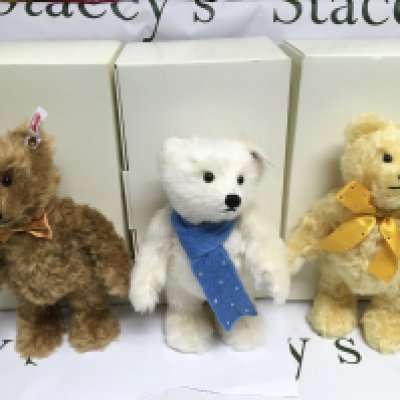 Five boxed modern Steiff bears. Shipping category C.