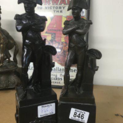 Two bronzed figures In the form 30 cm .- NO RESERVE