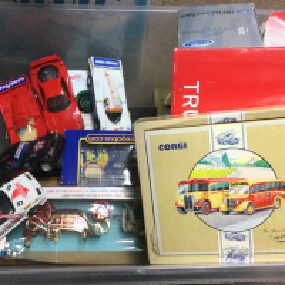 A box of die cast vehicles plus some Scalextric cars and a boxed Lledo Billy Smart's circus big top (2).