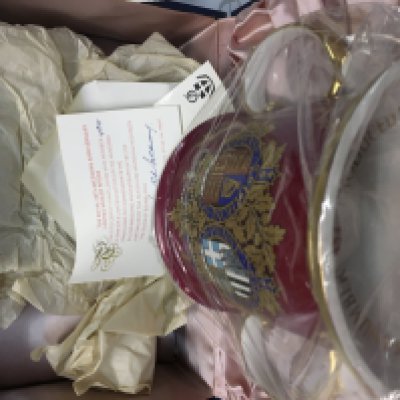 The Royal 25th Wedding Anniversary Loving Mug by Spode, number 454 of production out of 500 total, limited edition, measures roughly 16cm high and 26cm wide.