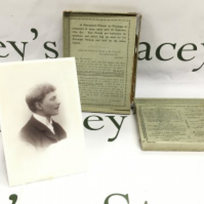 A vintage picture on porcelain of a gentleman.