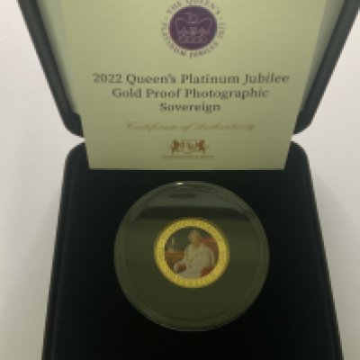 2022 Queens Platinum Jubilee gold proof photographic full sovereign.