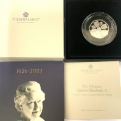 2022 Queen Elizabeth II Royal Mint issue 50P silver proof coin. (A)