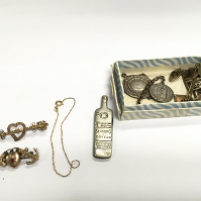 A collection of brooches and cufflinks including approximately 5g of 9ct examples.