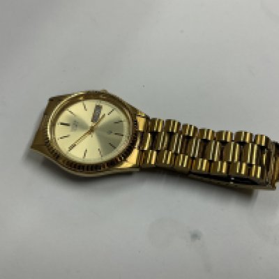 a gents gold coloured citizen dress watch. NO RESERVE