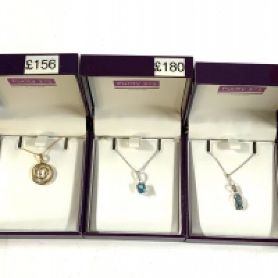 5 9ct gold (Purity 375) pendants and chains.